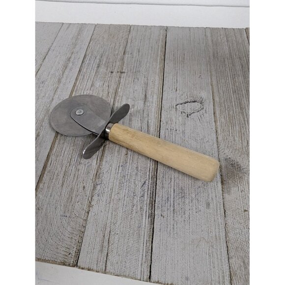 Sassafras Pizza Cutter Blade 2 3/8" Diameter 7" Stainless Steel Wood handle - Picture 4 of 6